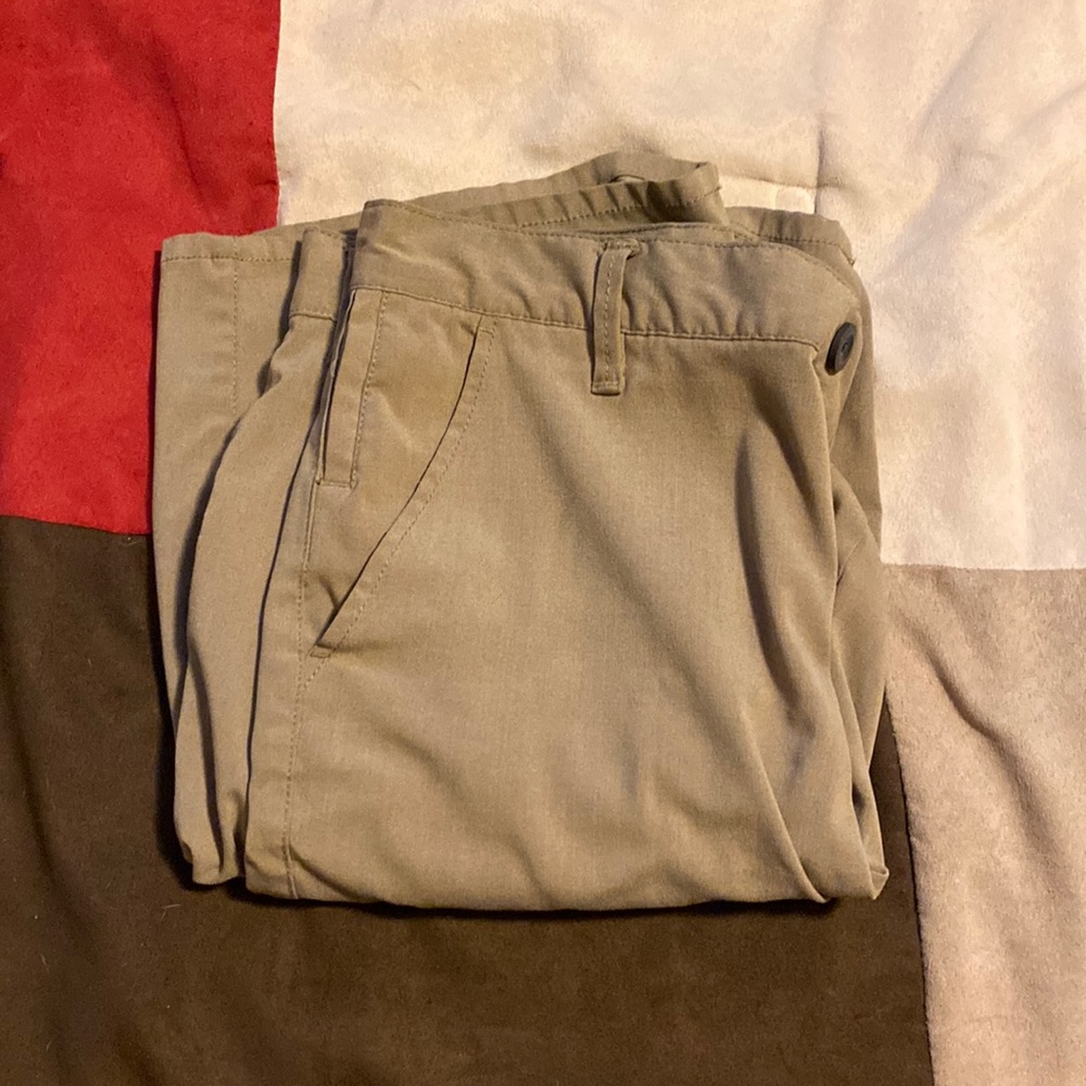 Men’s Size 32 Urban Pipeline hybrid shorts